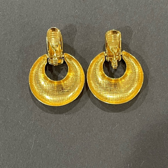 Monet Clip-on Earring - Picture 2 of 3